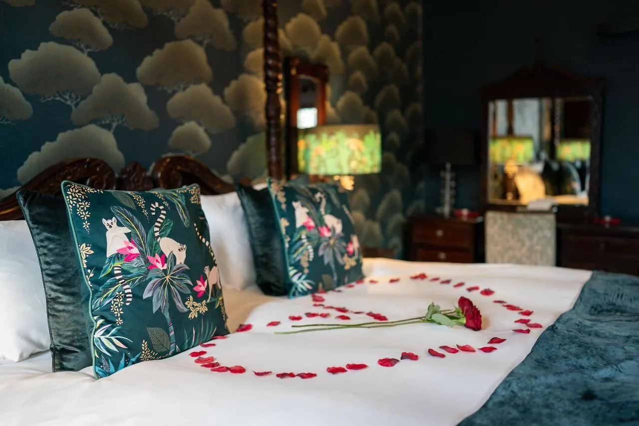 No11 Boutique Hotel & Brasserie EDI 4*,